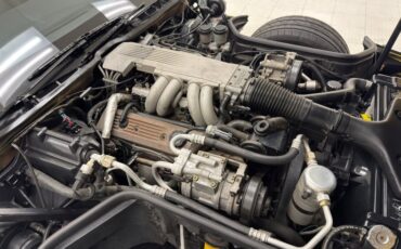 Chevrolet-Corvette-1988-Yellow-Black-31