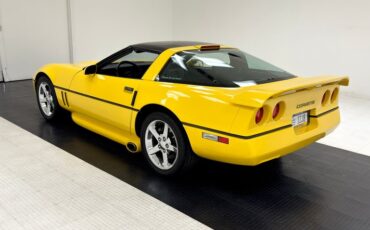 Chevrolet-Corvette-1988-Yellow-Black
