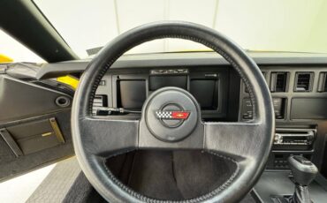 Chevrolet-Corvette-1988-Yellow-Black-39