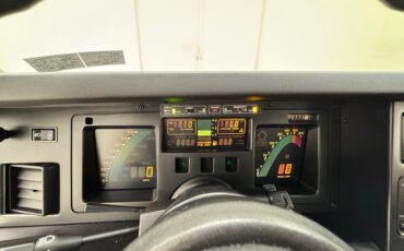 Chevrolet-Corvette-1988-Yellow-Black-40