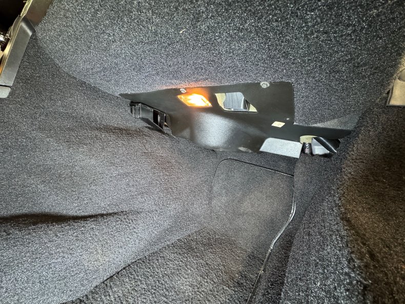 Chevrolet-Corvette-1988-Yellow-Black-47