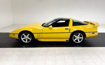 Chevrolet-Corvette-1988-Yellow-Black-49