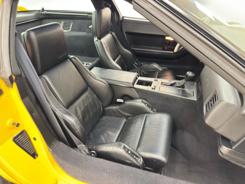 Chevrolet-Corvette-1988-Yellow-Black-6