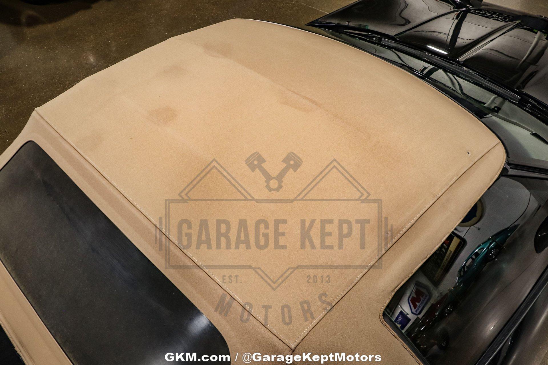 Chevrolet-Corvette-1992-Black-Tan-11