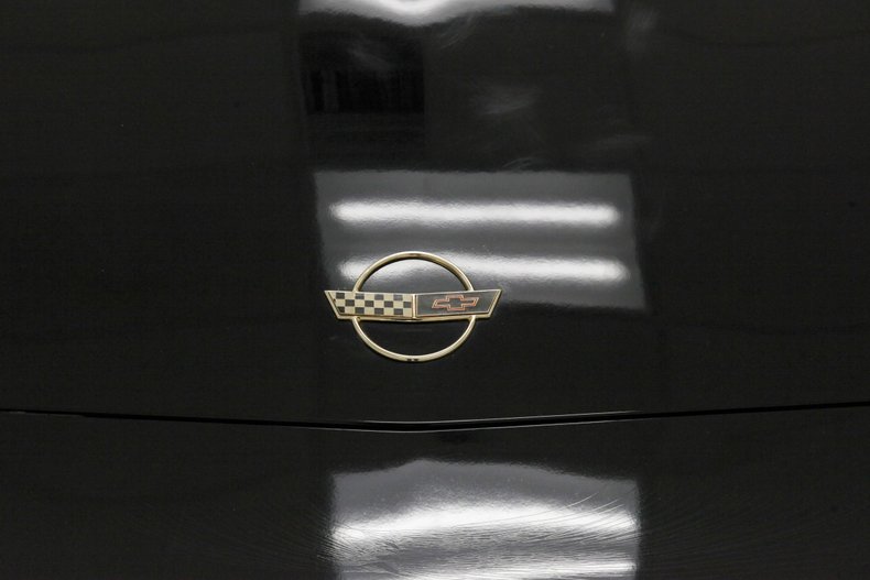Chevrolet-Corvette-1992-Black-Tan-16