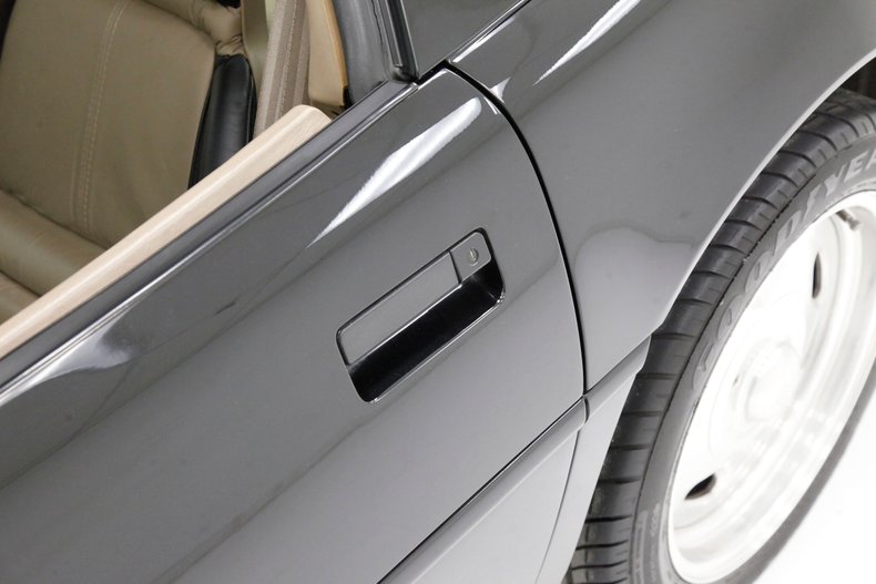 Chevrolet-Corvette-1992-Black-Tan-18