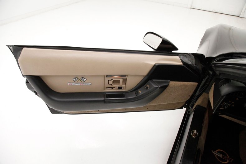 Chevrolet-Corvette-1992-Black-Tan-22