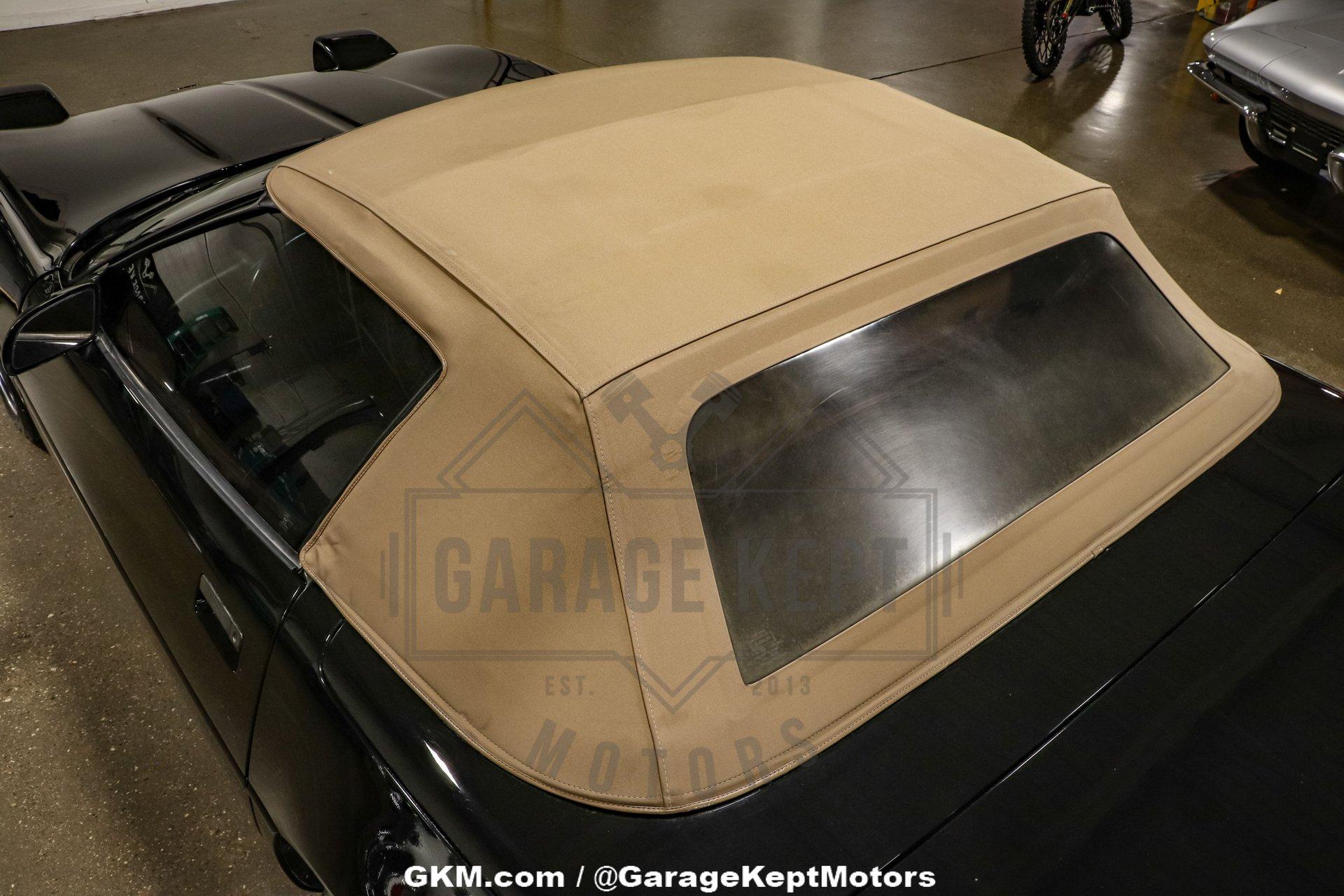 Chevrolet-Corvette-1992-Black-Tan-24