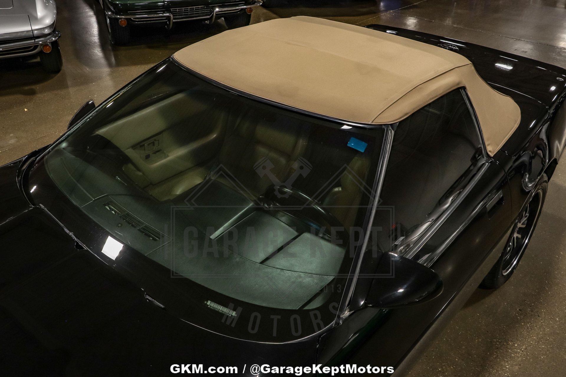 Chevrolet-Corvette-1992-Black-Tan-31