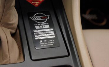 Chevrolet-Corvette-1992-Black-Tan-36