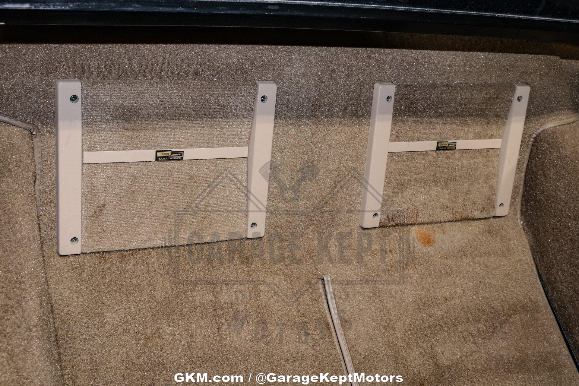 Chevrolet-Corvette-1992-Black-Tan-37