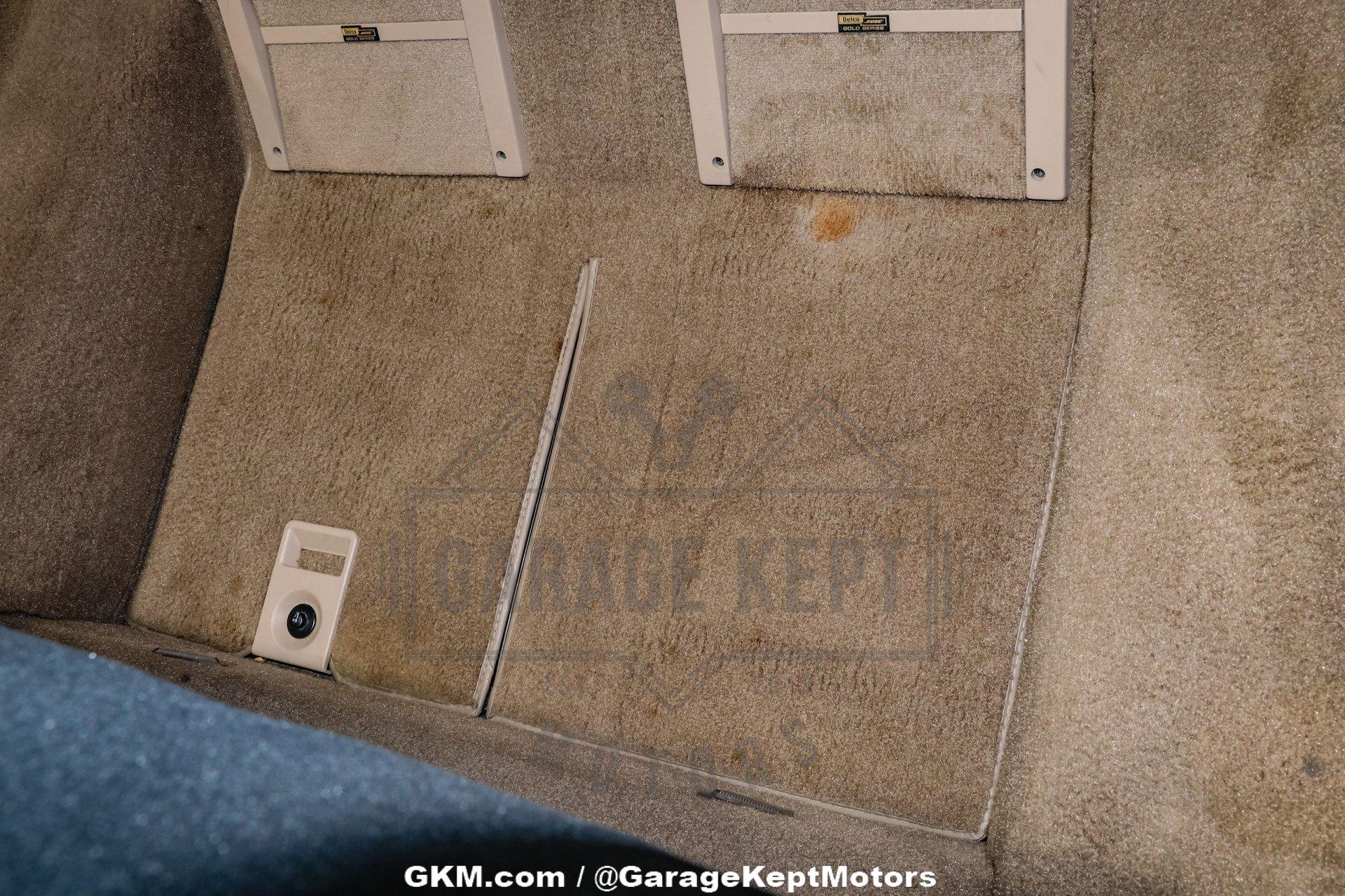 Chevrolet-Corvette-1992-Black-Tan-39