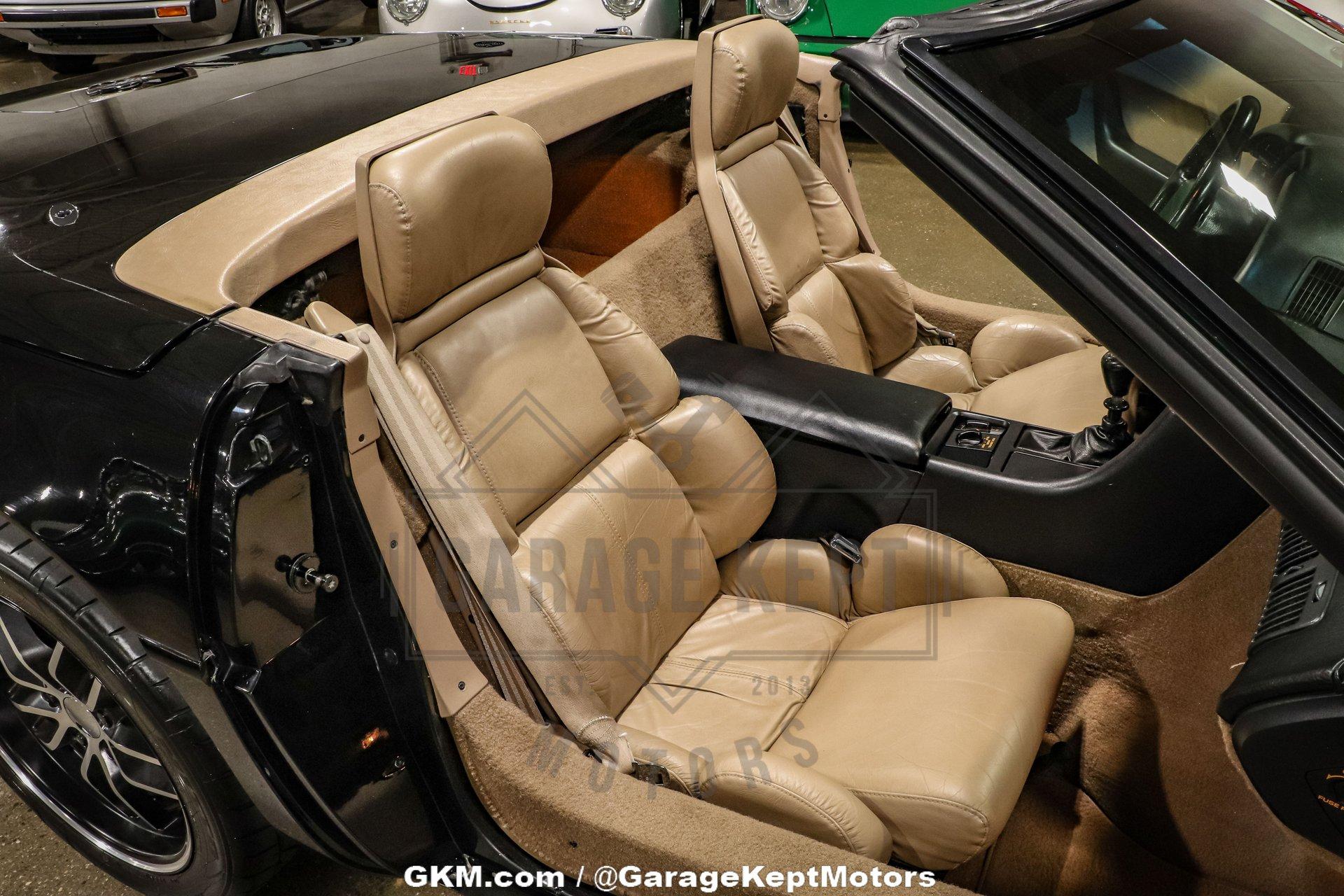 Chevrolet-Corvette-1992-Black-Tan-4