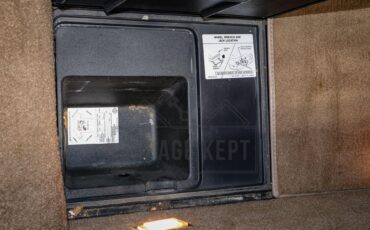 Chevrolet-Corvette-1992-Black-Tan-40