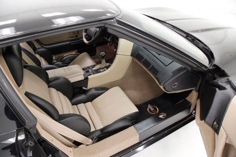 Chevrolet-Corvette-1992-Black-Tan-40