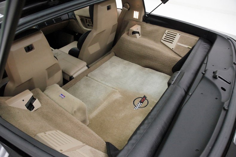 Chevrolet-Corvette-1992-Black-Tan-43