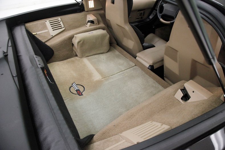 Chevrolet-Corvette-1992-Black-Tan-44