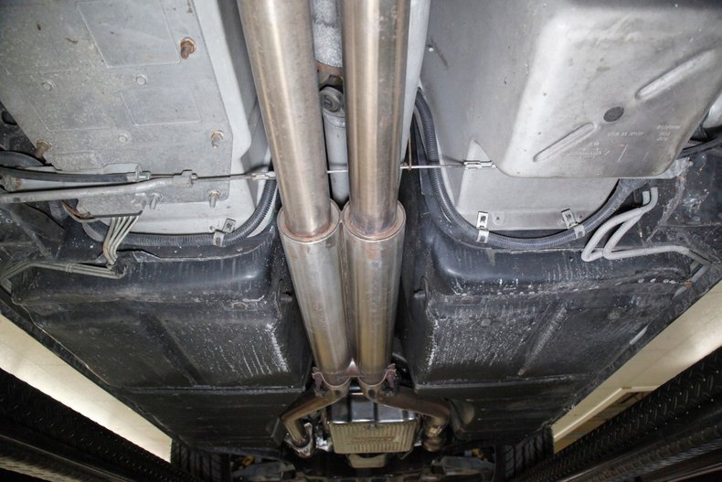 Chevrolet-Corvette-1992-Black-Tan-48