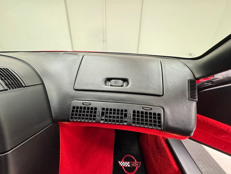 Chevrolet-Corvette-1993-Torch-Red-Red-21