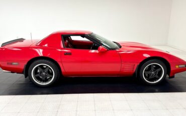 Chevrolet-Corvette-1993-Torch-Red-Red-45
