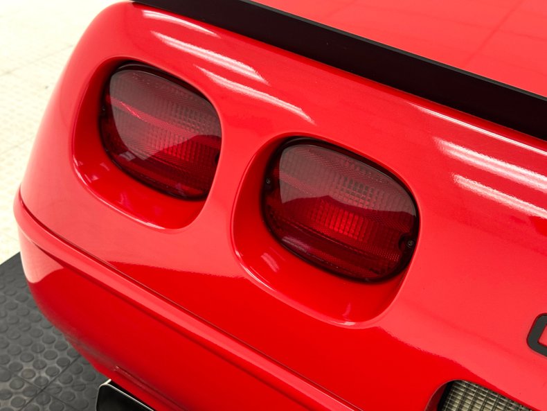 Chevrolet-Corvette-1993-Torch-Red-Red-6