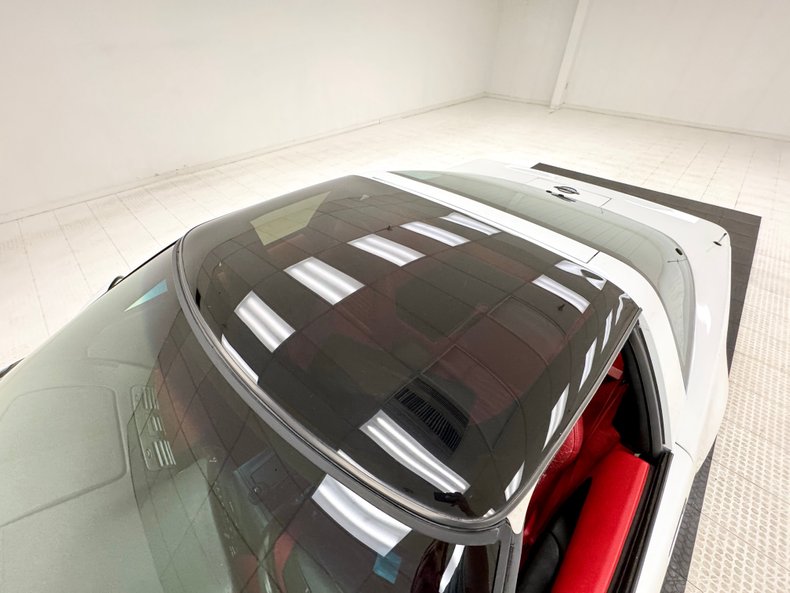 Chevrolet-Corvette-1994-Arctic-White-Red-12