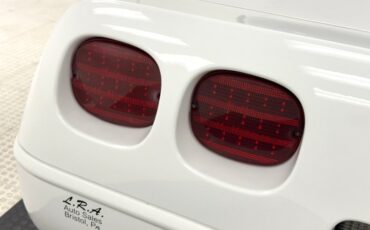 Chevrolet-Corvette-1994-Arctic-White-Red-15