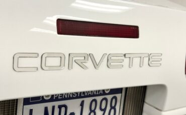 Chevrolet-Corvette-1994-Arctic-White-Red-16