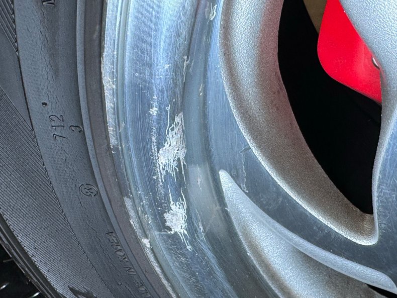 Chevrolet-Corvette-1994-Arctic-White-Red-19