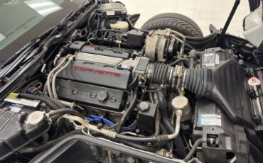 Chevrolet-Corvette-1994-Arctic-White-Red-23