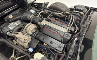 Chevrolet-Corvette-1994-Arctic-White-Red-25