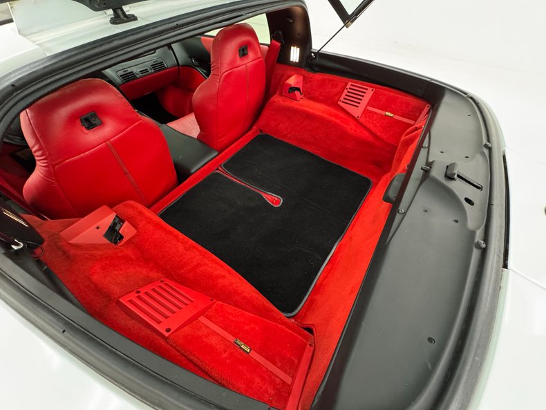 Chevrolet-Corvette-1994-Arctic-White-Red-28