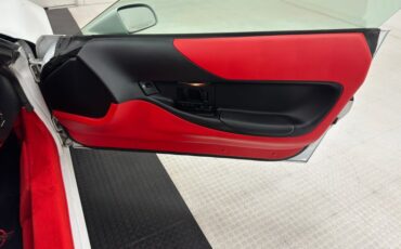 Chevrolet-Corvette-1994-Arctic-White-Red-30