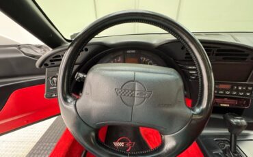 Chevrolet-Corvette-1994-Arctic-White-Red-35