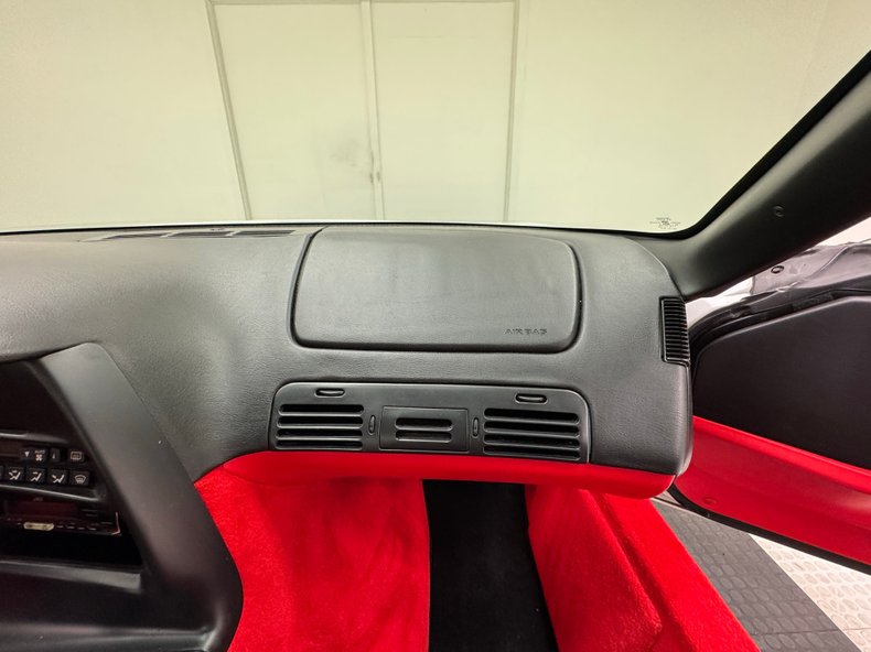 Chevrolet-Corvette-1994-Arctic-White-Red-39