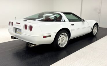 Chevrolet-Corvette-1994-Arctic-White-Red-4