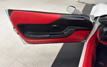 Chevrolet-Corvette-1994-Arctic-White-Red-41