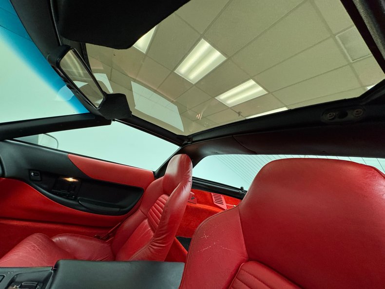 Chevrolet-Corvette-1994-Arctic-White-Red-46