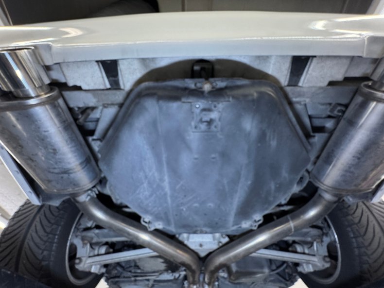 Chevrolet-Corvette-1994-Arctic-White-Red-47