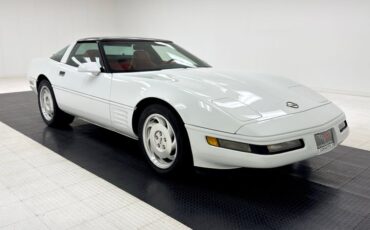 Chevrolet-Corvette-1994-Arctic-White-Red-6