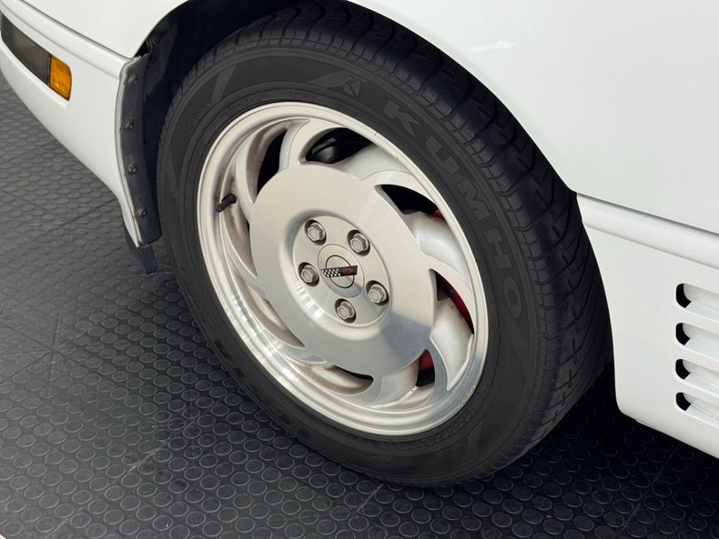 Chevrolet-Corvette-1994-Arctic-White-Red-9