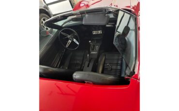 Chevrolet-Corvette-stingray-1974-Red-Black-2