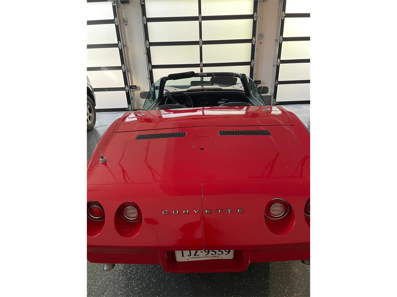 Chevrolet-Corvette-stingray-1974-Red-Black-3