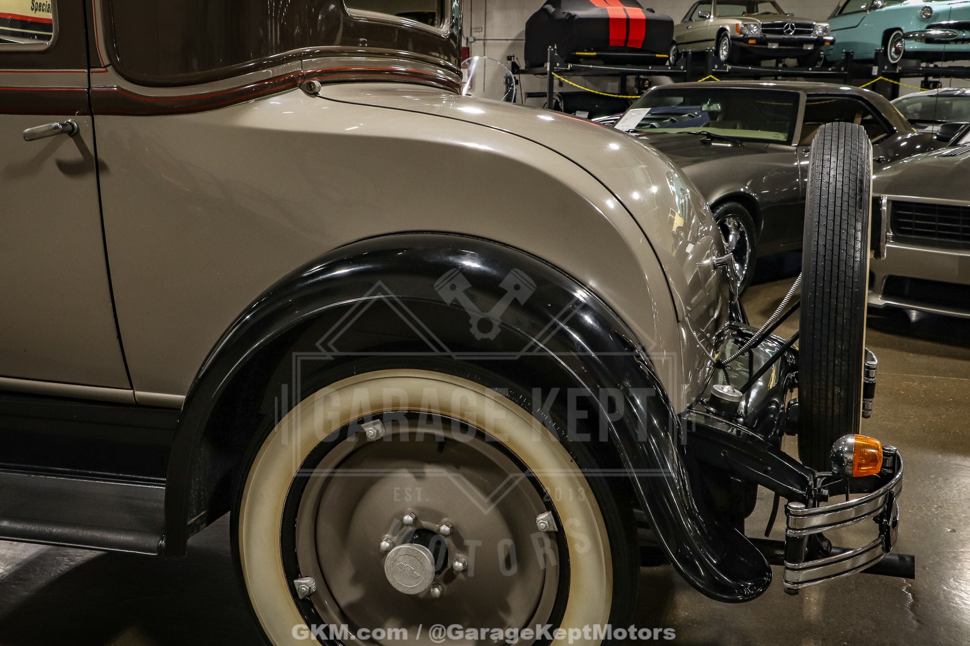 Chevrolet-Coupe-1929-BeigeTan-BeigeTan-18