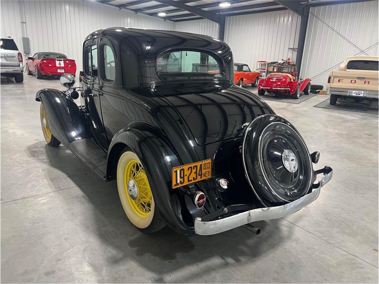 Chevrolet-Coupe-1933-Black-Tan-2