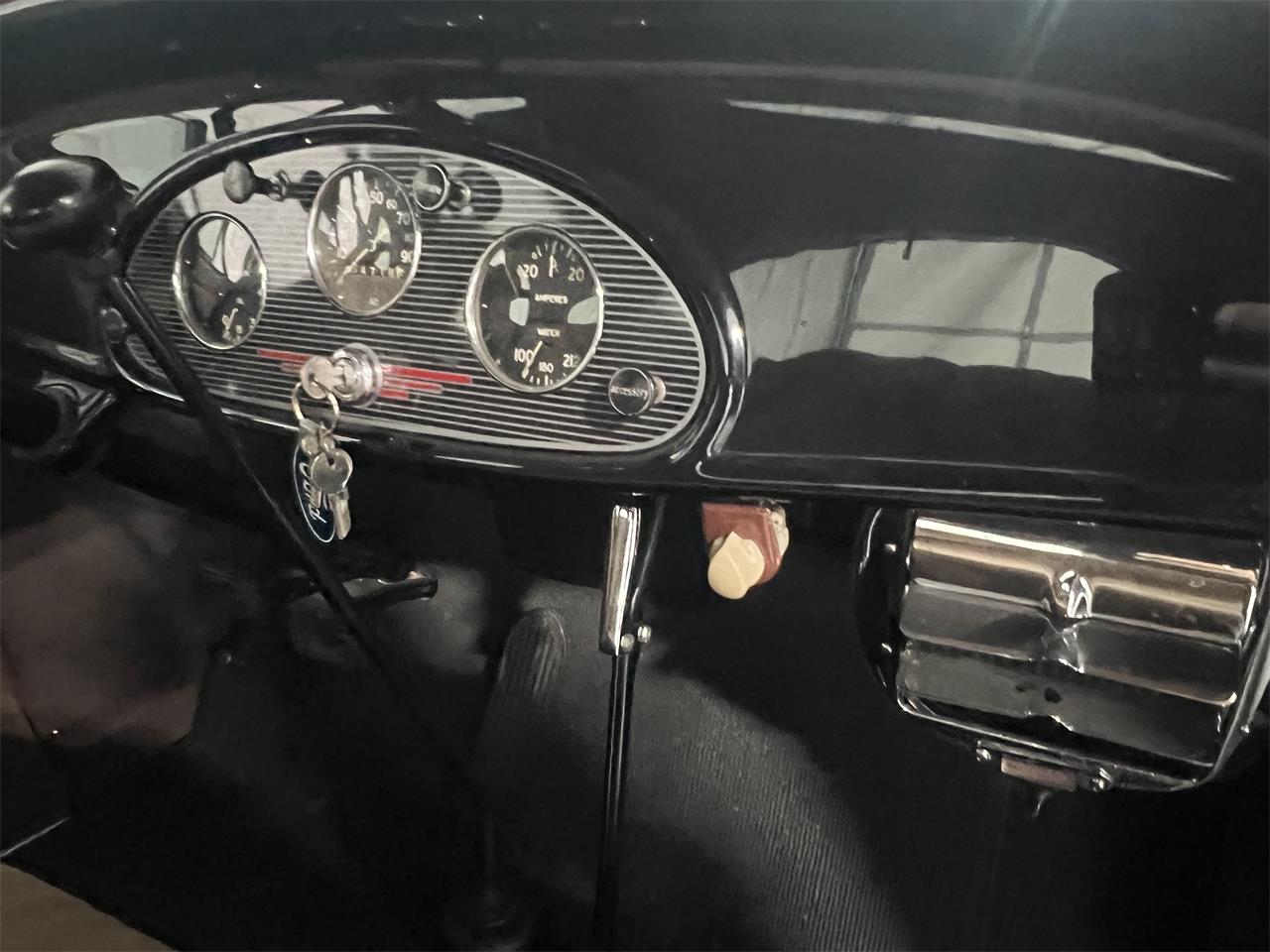 Chevrolet-Coupe-1933-Black-Tan-6