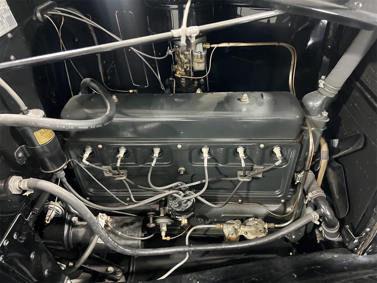 Chevrolet-Coupe-1933-Black-Tan-7