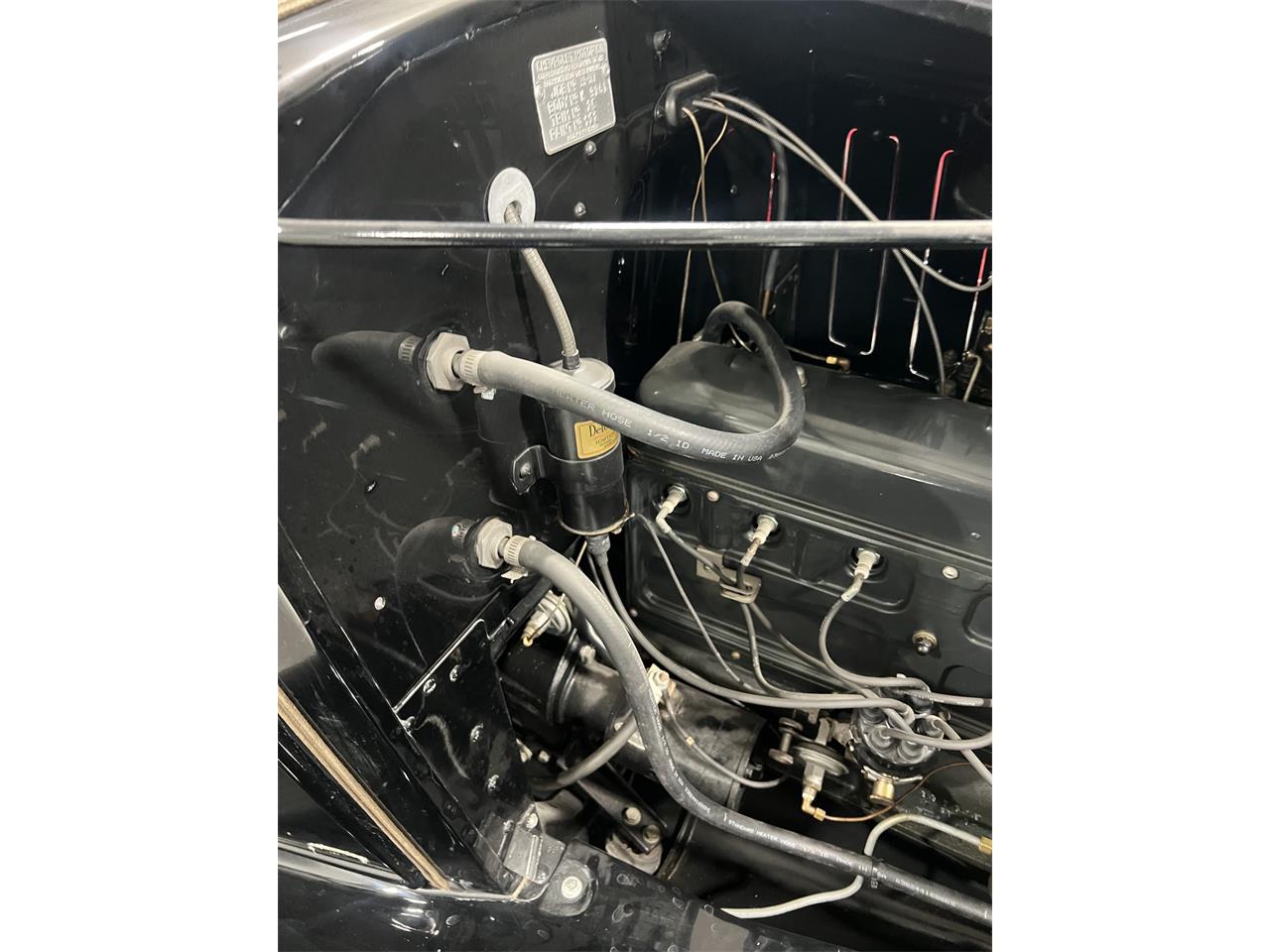 Chevrolet-Coupe-1933-Black-Tan-8