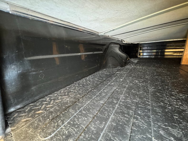 Chevrolet-El-camino-1985-Black-Burgundy-11