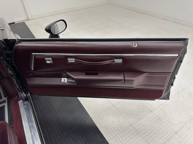 Chevrolet-El-camino-1985-Black-Burgundy-14